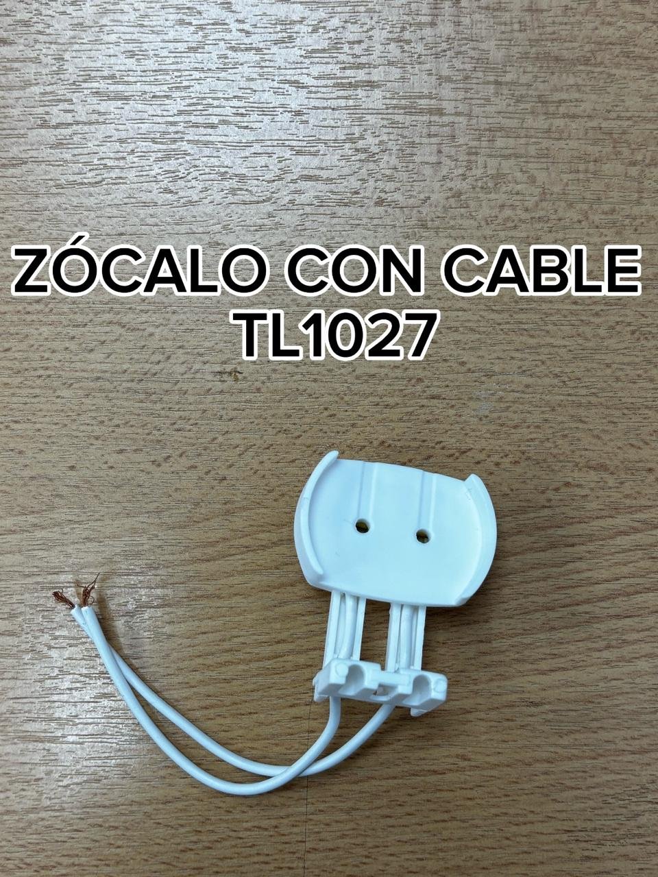 ZOCALO CON CABLE RICHI